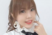 娱乐吃瓜壁纸图片可爱女,可爱女生娱乐吃瓜壁纸，带你领略青春活力
